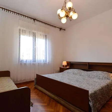 Apartamento 6 *
