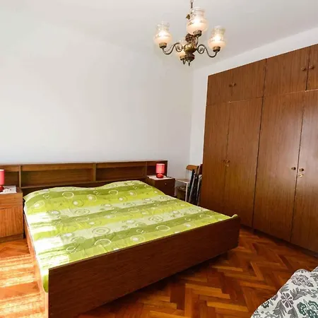 6 Апартаменты